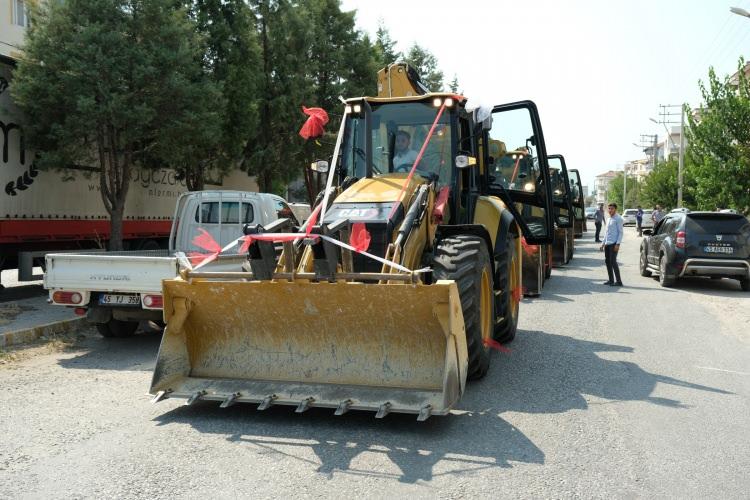 <p>Yaklaşık 1 saat boyunca Akhisar sokaklarında dolaşan konvoy damat evine gelinmesiyle sona erdi.</p>

<p> </p>

