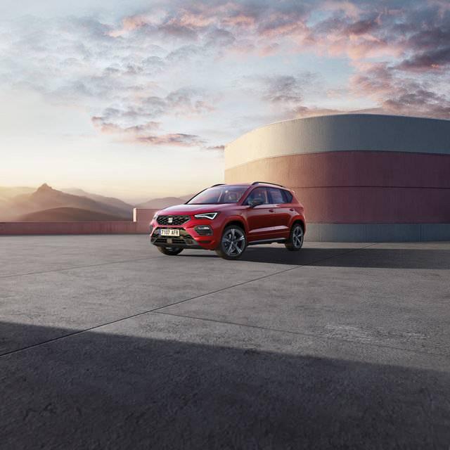 <p>Yeni Ateca modelleri 399 bin TL’den başlayan tavsiye edilen kampanyalı anahtar teslim fiyatla satışa sunuluyor. Leon'un ise 1.5 eTSI ACT DSG Leon’un Xcellence versiyonu 10 bin TL’lik indirimle TL’den başlayan tavsiye edilen anahtar teslim fiyatla, FR versiyonu ise 5 bin TL indirimle sunuluyor.</p>

<p> </p>
