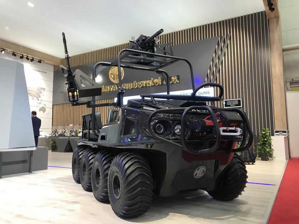 <p>Türk savunma sanayisi bünyesinde hayata geçirilen iş birliğiyle güvenlik güçlerinin ihtiyaçları için silahlı amfibi 8x8 araç Algan geliştirildi.</p>
