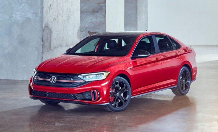 <p>Yeni VW Jetta ailesinin 2021’in dördüncü çeyreğinde ABD'de satışa sunulması bekleniyor.</p>

<p>Yeni Volkswagen Jetta modelinin Türkiye'ye gelmesi hakkında henüz bir açıklama yapılmadı.</p>
