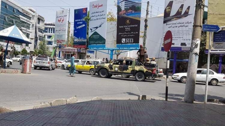 <p>Taliban yönetimi ele geçirince Afgan personellerimize ulaşamadık. Bir personelimiz ailesiyle birlikte İngiltere’ye sığındı.</p>

<p> </p>
