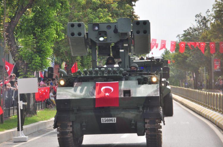 <p>Kutlamalar kapsamında Tekirdağ Valisi Aziz Yıldırım ve protokol üyeleri valilik makamında tebrikleri kabul etti.</p>