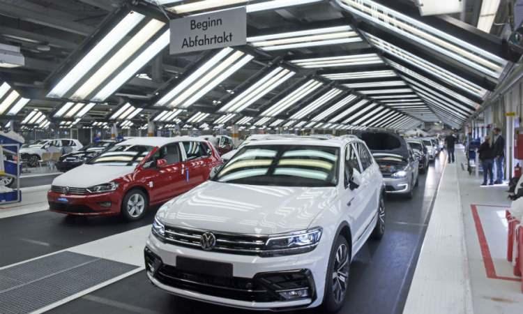 <p>Alman otomobil üreticisi Volkswagen (VW), otomobillerinde manuel şanzıman kullanmamaya başlandığını duyurdu. </p>

<p> </p>
