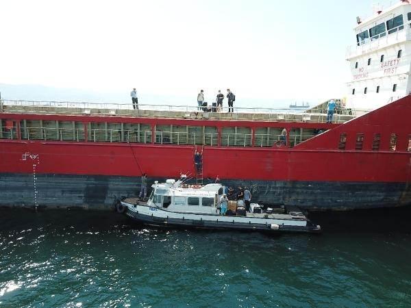 <p>Karaya çıkarılan 4 pozitif ve 8 temaslı personel de karantinaya alındı.</p>