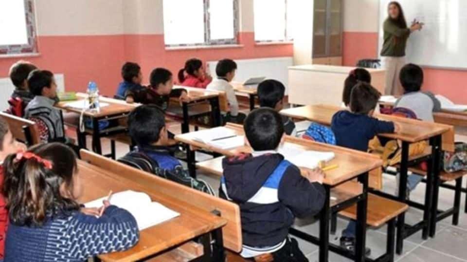 <p>Öğrencilere ve velilere salgın tedbirleri kapsamında maske kullanımı, hijyen, fiziki mesafe, kişisel temizlik, sağlıklı beslenme, uyku düzeni, öz bakım ve benzeri konularda bilgilendirmeler yapılacak.</p>

<p> </p>
