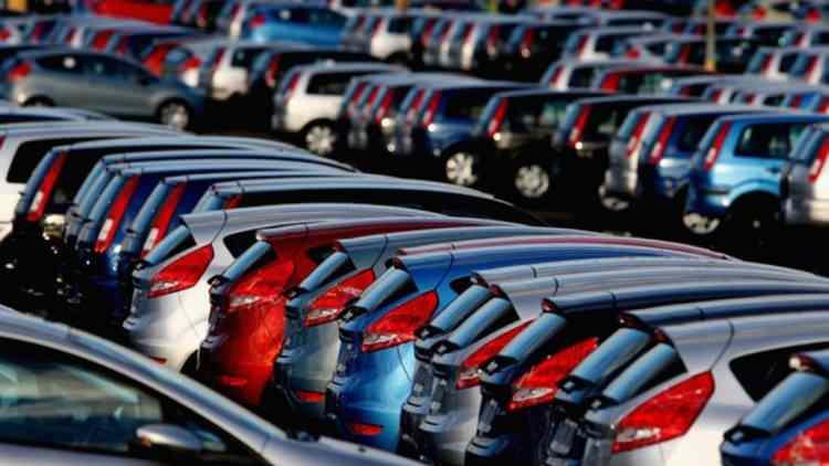 <p>Otomotiv Distribütörleri Derneği (ODD) verilerine göre, ağustos ayında otomobil ve hafif ticari araç pazarı, geçen yılın aynı ayına kıyasla yüzde 5 azalarak 58 bin 454 adet oldu.</p>

<p> </p>
