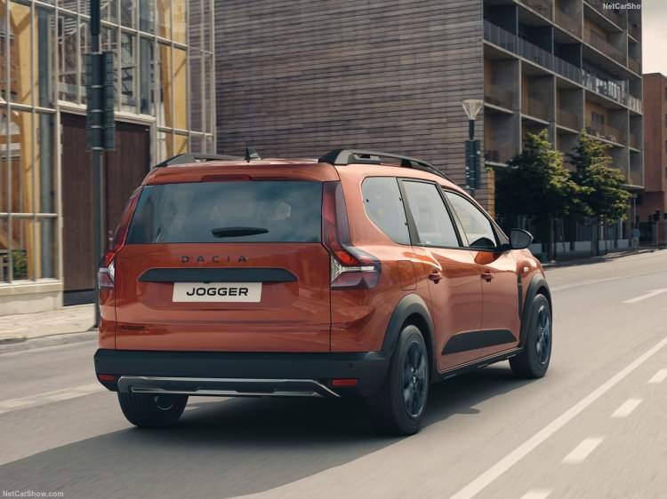 <p>Yeni Dacia Jogger, aralarında Türkiye'nin de bulunduğu yaklaşık 30 ülkede Kasım 2021'de siparişe açılmış olacak. Şubat 2022'den itibaren de Jogger showroom'larda yer almaya başlayacak.</p>

<p> </p>
