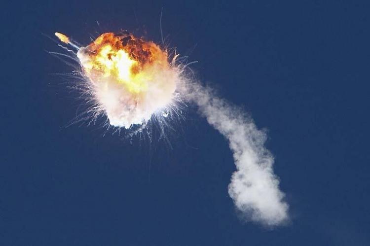 ABD'de fırlatılan roket dakikalar sonra patladı