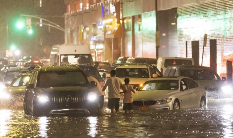 <p> Vali Hochul, sadece Rockland ve Westchester ilçesinde 100'den fazla kişinin kurtarıldığını açıkladı.</p>