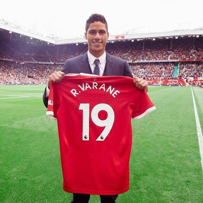 <p>Raphael Varane</p>

<p> </p>

<p>Real Madrid -> Manchester United </p>

<p>Bonservis bedeli: 50 milyon Euro</p>
