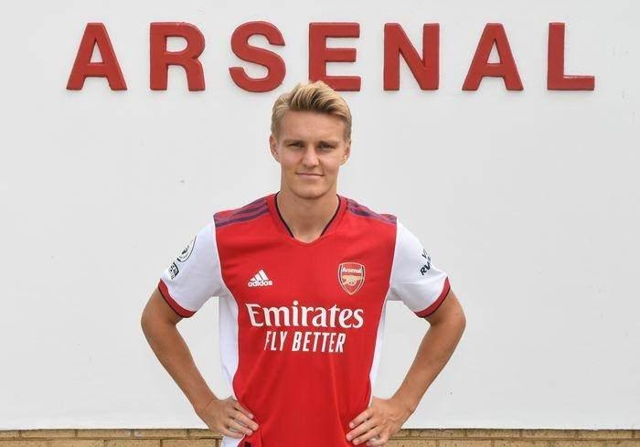 <p>Martin Odegaard</p>
<p> </p>
<p>Real Madrid -> Arsenal </p>
<p>Bonservis bedeli: 35 milyon Euro</p>