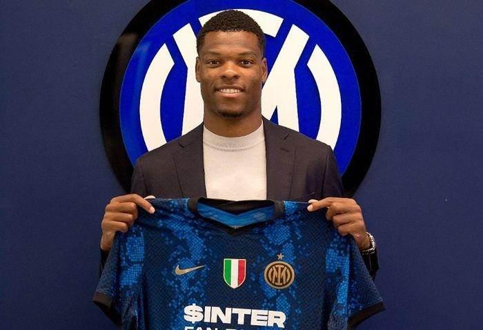 <p>Denzel Dumfries</p>

<p> </p>

<p>PSV Eindhoven -> Inter </p>

<p>Bonservis bedeli: 12.5 milyon Euro</p>
