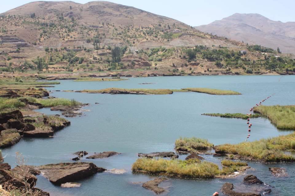 <p>Aynı zamanda projenin tamamlanması ve tanıtımının yapılması ile baraj gölü yüzeyindeki yüzen adalar, ilçe turizmine önemli katkı sağlayacaktır" diye konuştu.</p>