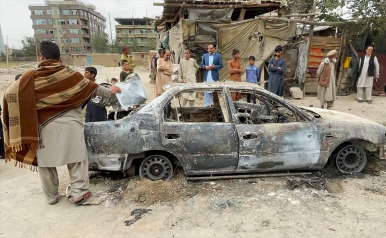 <p>Kabil'de dün de havalimanı yakınlarındaki bir yerleşim bölgesine roket atılmıştı. BBC’ye göre, meydana gelen patlamada aynı aileden aralarında çocukların da olduğu 9 kişi yaşamını yitirmişti.</p>
<p> </p>