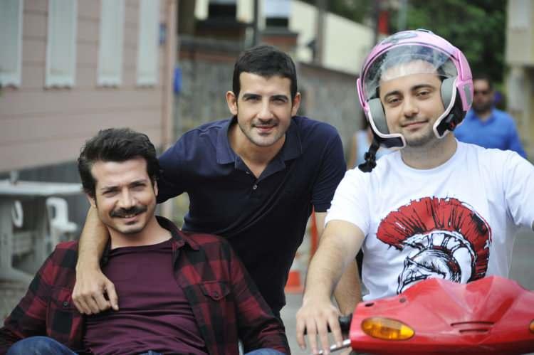 <p><span style="color:#DDA0DD"><strong>En son ise 2015 yılında Tutar Mı Tuar adlı bir dizide yer aldı. </strong></span></p>