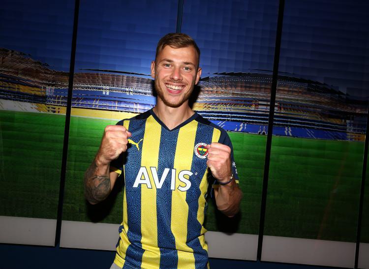 <p>Max Meyer (Orta saha)</p>

<p>Serbest → Fenerbahçe</p>
