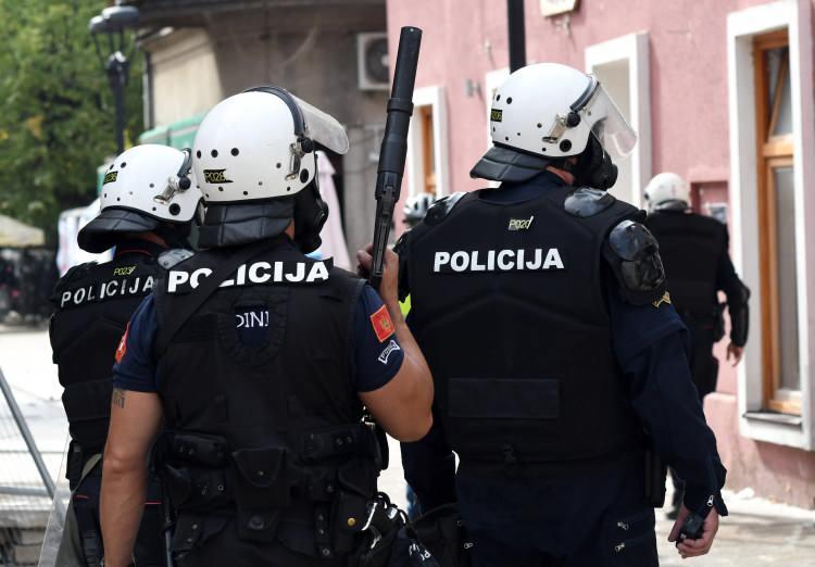 <p>Öte yandan Sırp Ortodoks Kilisesi, Joanikije'nin tahta çıkma töreninin 5 Eylül'de gerçekleştirileceğini duyurmuştu.</p>