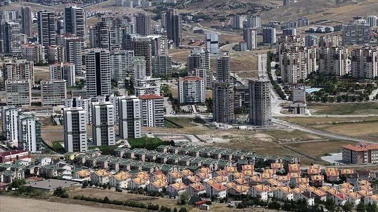 <p>TBK Md 344, son iki aylık tüketici fiyat endeksi ortalamasından fazla bir kira artışı sözleşmeye yazılsa bile, bu yasaktır. Daha doğrusu, ben onu TÜFE olarak uygularım, diyor. Sözleşmede daha yüksek veya farklı bir oran yazsa bile, örneğin enflasyon oranı, dövizdeki veya altın fiyatlarındaki artış gibi, yine de 12 aylık tüketici fiyat endeksi kadar kira artırılabilir.</p>