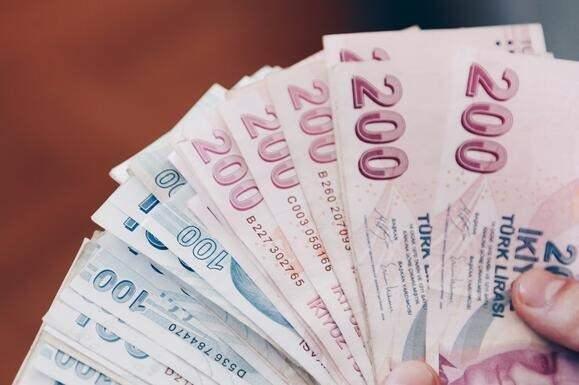 <p>GELİR TESTİ İŞLEMİ NEDİR? KİMLER YAPTIRMAKTADIR?</p>

<p>Sosyal güvencesi olmayan vatandaşların prim ödeyip ödeyemeyeceklerini; ödeyeceklerse ne kadar prim ödeyeceğini belirleyen işlem gelir testidir. Bu kapsamdaki vatandaşların genel sağlık sigortalısı oldukları tarihten itibaren ikametlerinin bulunduğu yerdeki sosyal yardımlaşma ve dayanışma vakıflarına müracaat ederek gelir testi yaptırmaları gerekiyor. Bugüne kadar gelir testine hiç başvurmamış olanlar 2021'in Kasım ayına kadar başvurabilir.</p>
