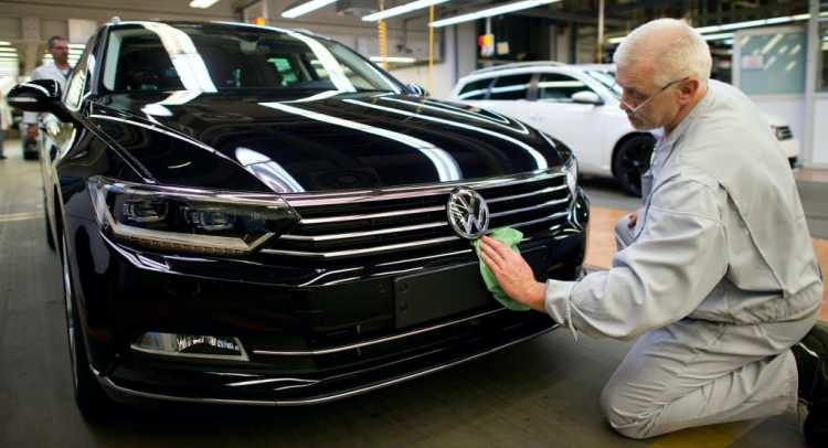 <p>Kullanıcı ve çevre odaklı otomobillere yönelen Volkswagen, aldığı radikal kararı duyurdu.</p>
