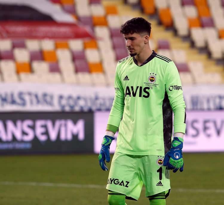 <p>Altay Bayındır</p>

<p>Fenerbahçe</p>

<p>14.00 mil. €</p>
