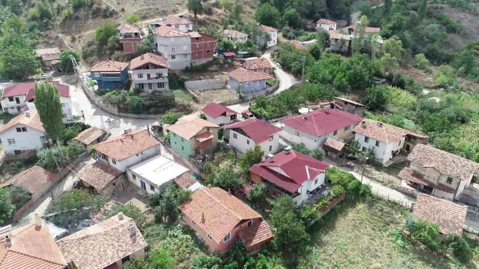 <p>Amasya’nın Taşova ilçesine bağlı 32 haneli 50 nüfuslu Gökpınar köyünde bugüne kadar hiç koronavirüs vakası görülmedi. </p>
