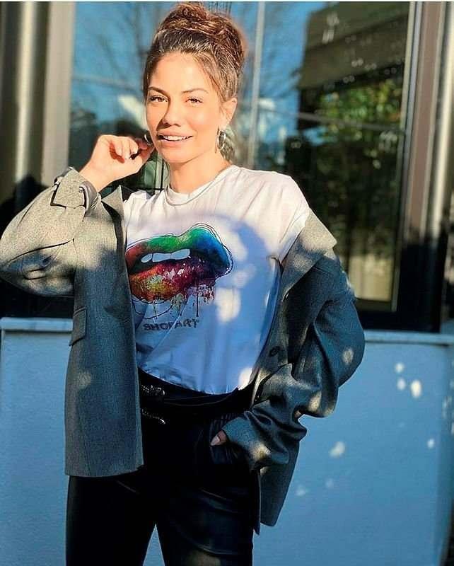 <p><span style="color:#2F4F4F"><strong>Demet Özdemir - İzmit</strong></span></p>