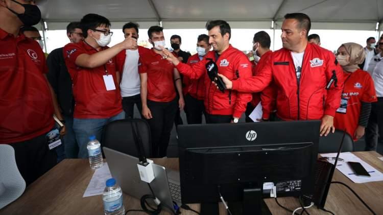 <p>Bayraktar, son zamanlarda dünyada çok büyük alanların yandığını, bu yıl Türkiye'de de büyük yangınların yaşandığını hatırlattı.</p>