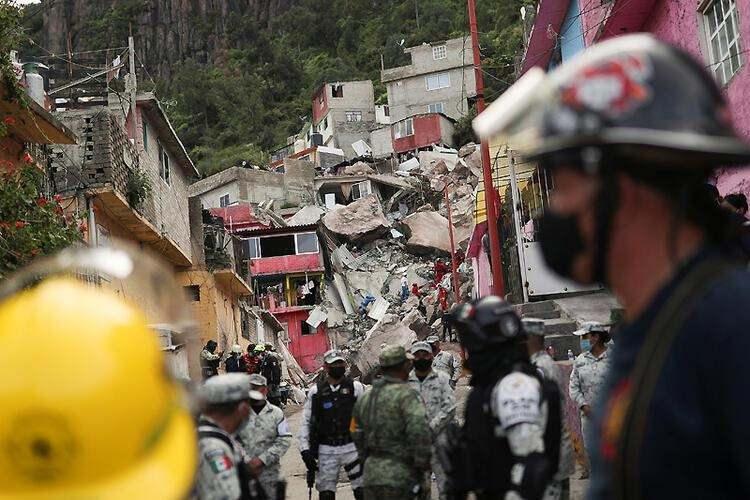 <p>Mexico City'deki bir mahallenin üstüne çevredeki tepeden devasa kayalar düştü, heyelan sonunda ortaya çıkan tablo uluslararası haber ajansları tarafından dünyaya geçildi.</p>
