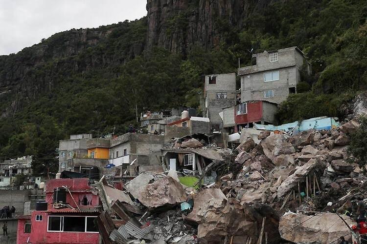 <p>Heyelan riski nedeniyle hava karardığında kurtarma çalışmalarına ara verildi, İçişleri Bakan Yardımcısı Ricardo De La Cruz hiç kimsenin ek bir risk almasını istemediklerini söyledi:</p>
