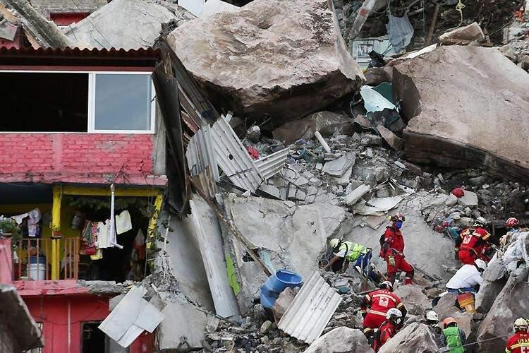 <p>"Jeologlar heyelanın hayli karmaşık olduğunu kaydediyor. İnsansız hava araçlarıyla bölgeyi inceledik ve kimsenin hayatını tehlikeye atmak istemiyoruz. Operasyon Cumartesi günü devam edecek."</p>