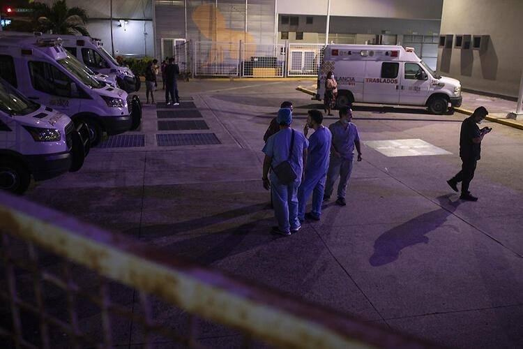 <p>Roma Sur mahallesinde elektriklerin kesildiği aktarılırken, Reuters'a konuşan 70 yaşındaki mahalle sakini Yesmin Rizk, "Korkunçtu. Bana 1985 depremini hatırlattı" dedi.</p>
