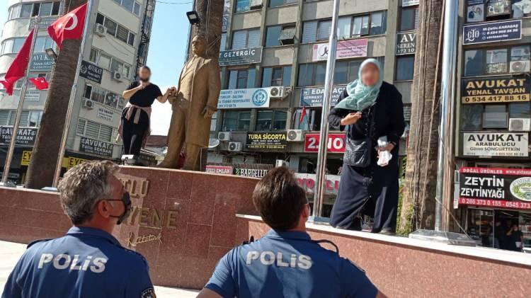 <p>Bıçaklı eylem yapan gelin kayınvalidenin yakınları “Çok mücadele edildi. Çocuk kafayı yedi. Şizofren oldu.</p>