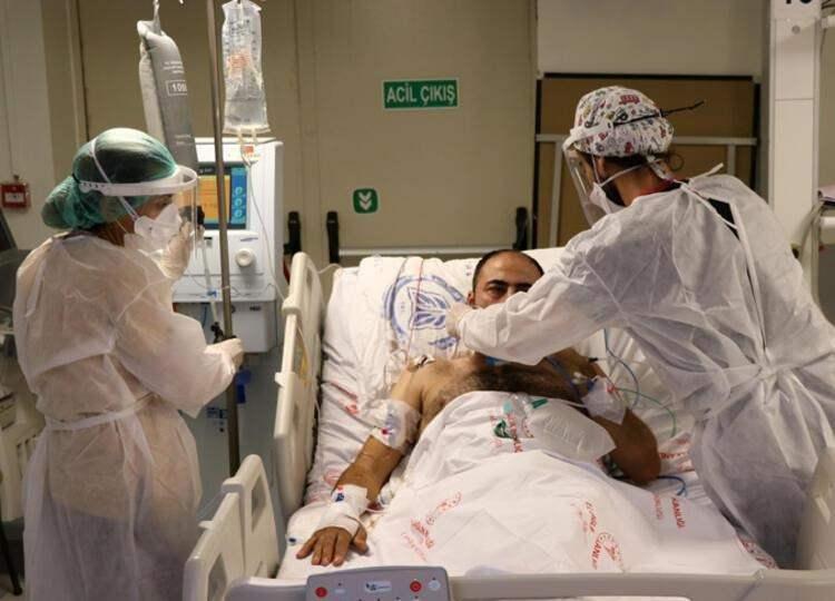 <p>Bunun sonucunda da solunum yolu enfeksiyonları görülmeye başladı bile. Şu anda Türkiye’de çocuklarda Krup vakalarında artış var. Krup’a neden olan parainfluenza diye bir virüstür. Önümüzdeki aylarda havaların soğumasıyla, kasım, aralık ayından itibaren grip vakalarında artış olmasını bekliyorum.”</p>