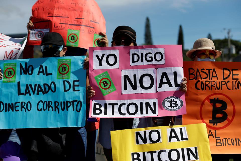 <p>El Salvador’da kripto para birimi Bitcoin’in dün itibariyle yasal para birimi olarak kullanılmaya başlamasının ardından protestolar patlak verdi.</p>
