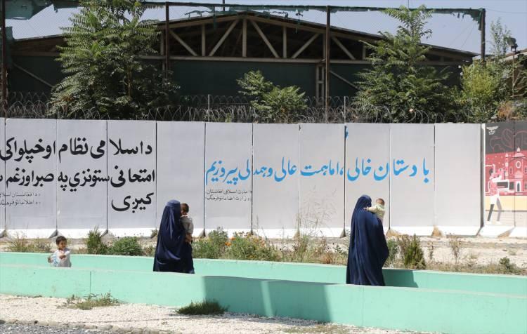 <p>Afganistan'da Taliban'ın kontrolündeki başkent Kabil'de halk günlük yaşamına devam ediyor. </p>