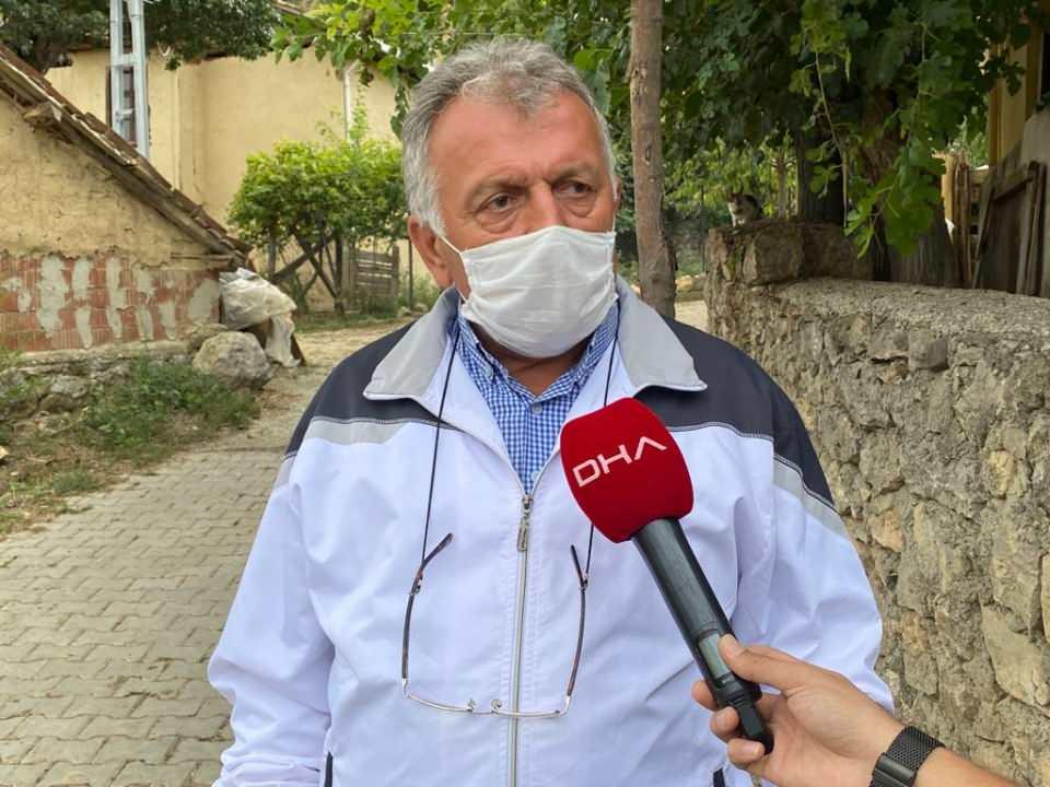 <p>Necdet Genç de, “Aşı oldum, rahatladım, hanım da aşısını oldu. Şimdi bizim evde aşı olmayan kimse yok” dedi.</p>
<p> </p>