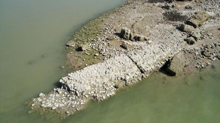<p>Roma İmparatoru Tiberius tarafından kurulan Augusta Antik Kenti, 1955 yılında Seyhan Baraj Gölü suları altında kaldı.</p>

<p> </p>
