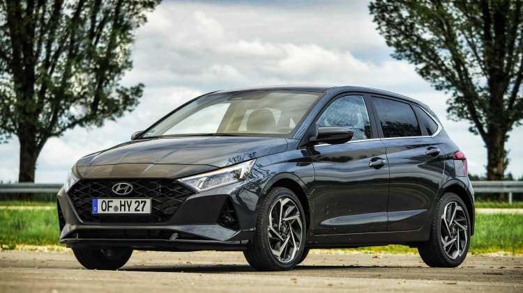 <p><strong>3. HYUNDAI – Toplam Ortalama Yüzde 97,1</strong></p>

<p>Önceki nesil İ<strong>10</strong>, yüzde 99,6’lık bir derecelendirme elde ettikten sonra Hyundai için büyük bir etken olmuştu. B segmentindeki temsilcisi <strong>İ20</strong> bu yıl çok ufak bir farkla geride kaldı. Mevcut <strong>İ30</strong> modeli ise yüzde 97.0 aldı.</p>
