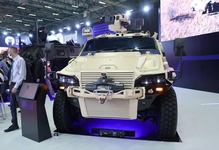 <p>Türk savunma sanayisinin son dönemde geliştirdiği zırhlı araçlardan Yörük 4x4, 4 ülkenin envanterine girecek.</p>
