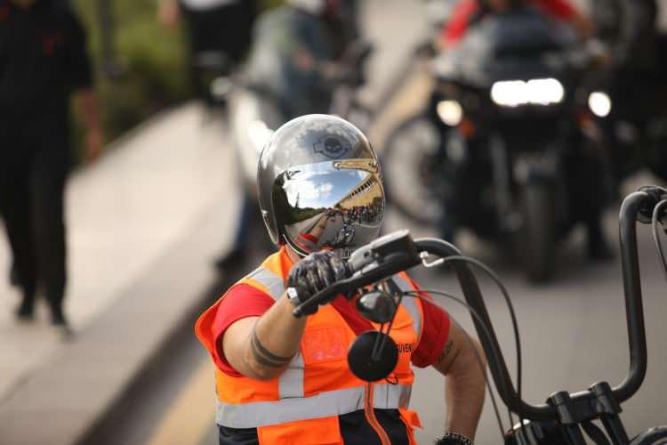 <p>Gazilik kurumuna duydukları saygının gereği Türkiye’nin dört bir tarafından akın akın Ankara’ya gelen Harley Davidson tutkunlarına bu anlamlı çalışmaları için teşekkür ediyorum” ifadelerini kullandı.</p>