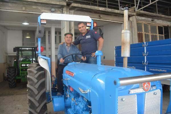 <p>Aradan geçen zamanda ambalaj sanayi ve makine üretimi konusunda işletme sahibi olan evli, 2 çocuk sahibi Arif Akbaş, satıldığında 60 AL 051 olan traktörü plakasından araştırdı.</p>

