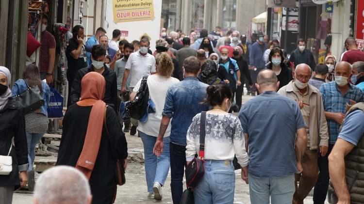 <p>Cumhurbaşkanlığı İletişim Başkanı Fahrettin Altun, Başkanlık olarak, BM Genel Kurulu öncesinde BM Plaza'da "Kovid-19 Sonrası Dönemde Güvenin Yeniden İnşası ve Umudun Tazelenmesi: Türkiye'nin Uluslararası Düzene Bakış Açısı" başlıklı bir panel düzenleyeceklerini bildirdi.</p>