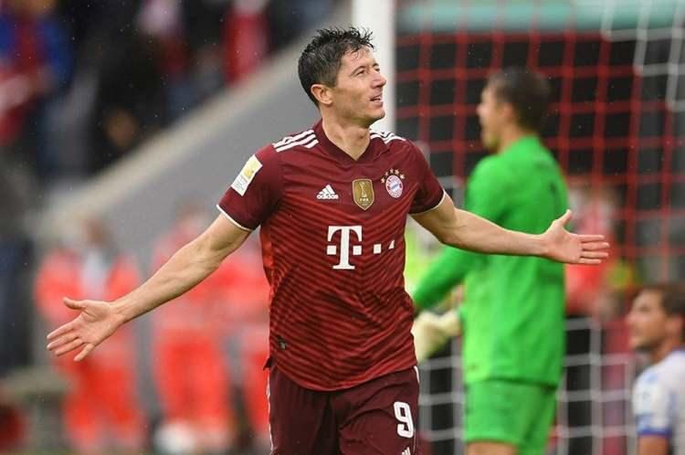 <p>Robert Lewandowski – Bayern Munich – 92 reyting</p>
