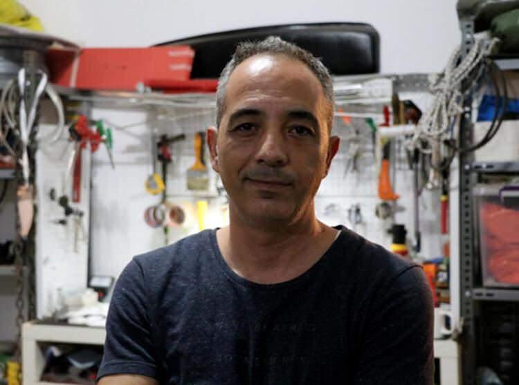 <p>Erşen, çalışmalarında eşi ve oğlunun da zaman zaman desteğini gördüğünü belirtti. Araç restoresinin pahalı bir uğraş olduğunu ancak tutkusundan da vazgeçemediğini ifade eden Erşen, şunları kaydetti:</p>