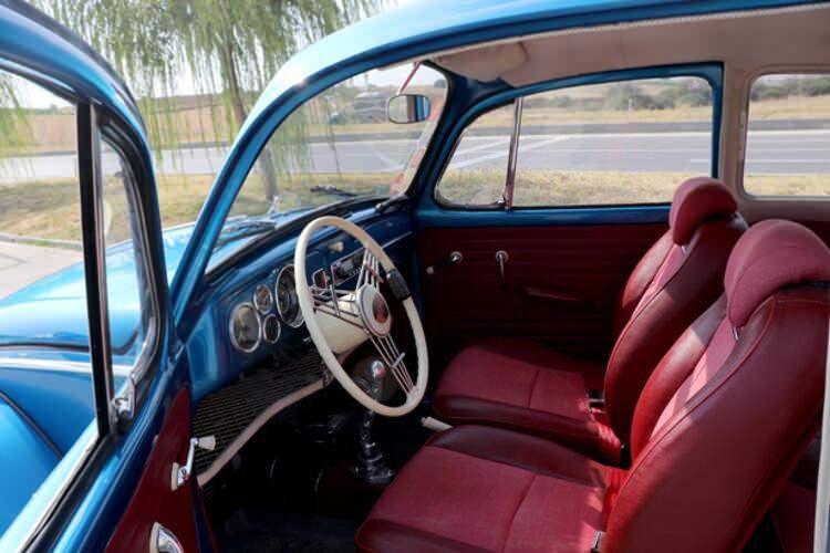 <p>Bu araçları çok isteyen ve sahip çıkabilecek kişilere satabiliyoruz. 1966 model vosvos dizayn etmiştim, onu çok yakın bir arkadaşımıza 85, 90 bin lira bandında teslim ettik aracı. Şu an yapımına devam ettiğimiz araçlar tabii içinde kullanabileceğimiz malzeme kalitesi ve argümanları da eklerseniz 150, 200 bin lirayı buluyor. Her şeyden öte çalışmalardaki nihai hedefim yaptıktan sonra aracı bir sanat eseri gibi gururla izlemek."</p>
<p> </p>