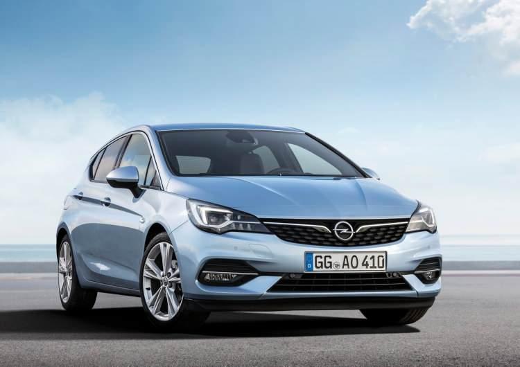<p>Opel Astra, <strong>3 bin 679 </strong>satışlar beşinci oldu.</p>