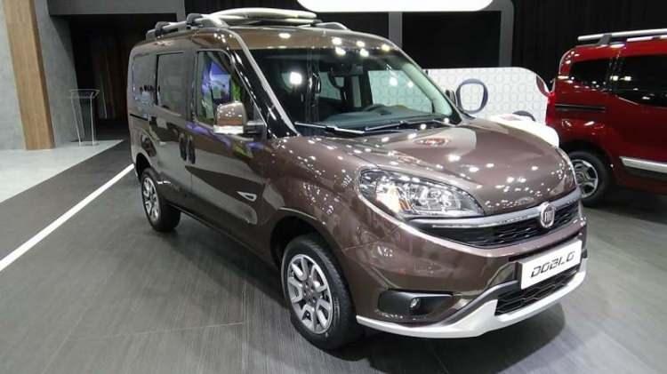 <p><span style="color:#B22222"><strong>Ticaride Doblo ağustosta ilk sıraya yerleşti</strong></span></p>
<p>Hafif ticari araçlar kategorisinde<strong> 2 bin 888 </strong>adetle Fiat Doblo ilk sıraya yerleşti.</p>