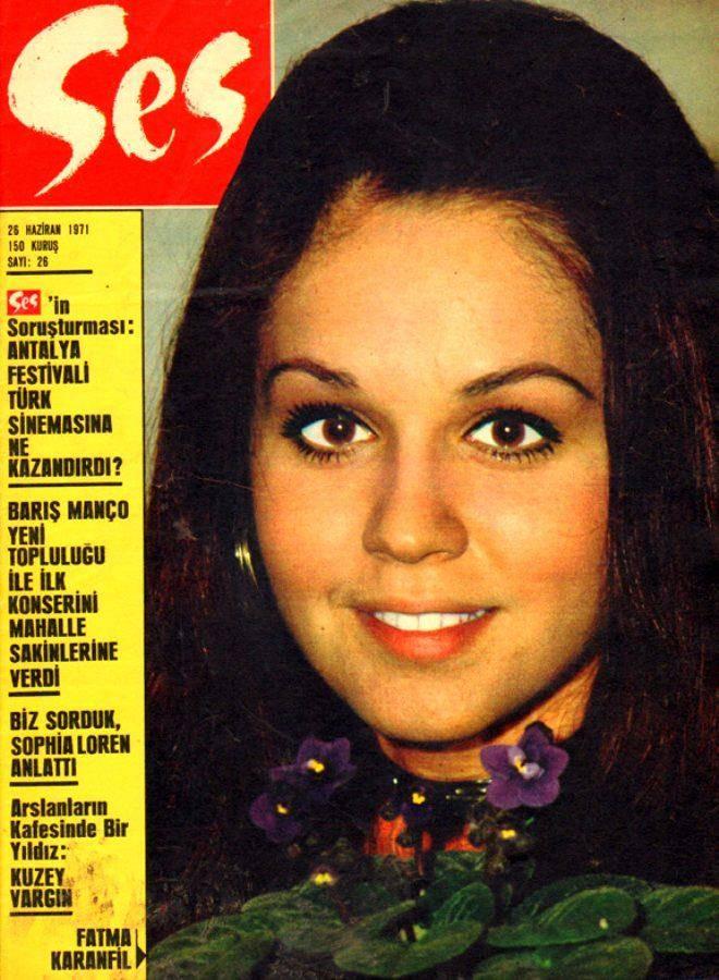 <p><span style="color:#800080"><strong>Fatma Karanfil bir dönemde Çocuklar Duymasın da Dominant Teyze'nin annesi olarak rol aldı.</strong></span></p>