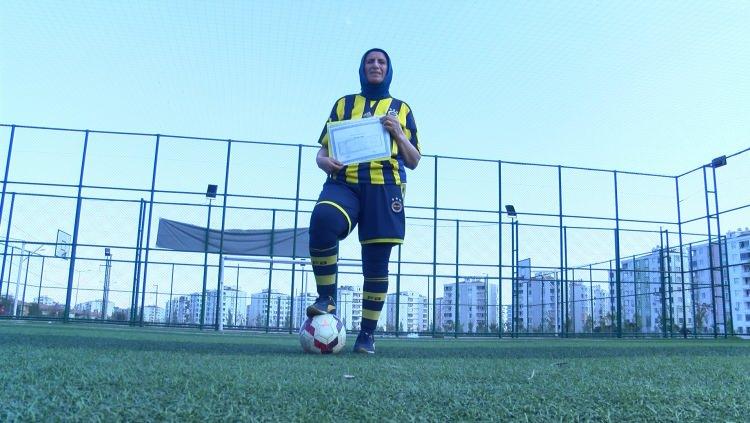 <p>Koyu bir Fenerbahçeliyim, hayallerimden biri de Fenerbahçe Kadın Futbol Takımı'nda görev almak. İnşallah da alırım. </p>
